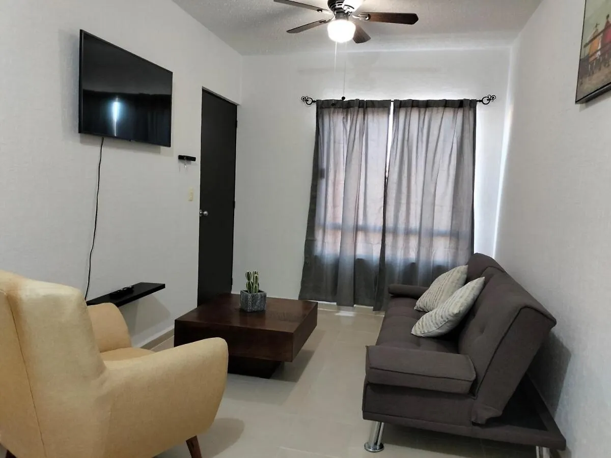Semesterbostad Apartment With A Shared Pool In A Condominium Playa del Carmen